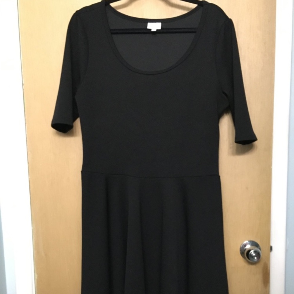 EUC LuLaRoe Black Nicole 2xl